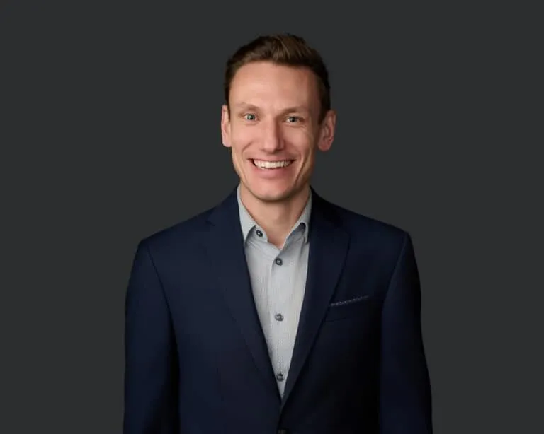 A man smiling for a picture.